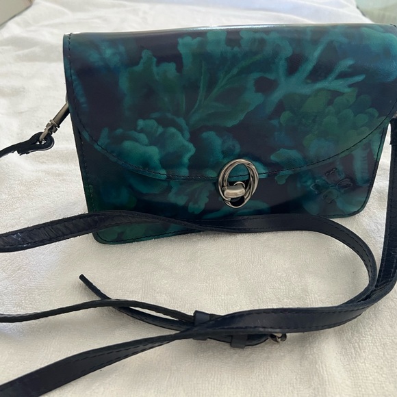 DESIGNER Patricia Nash 
Floral Blue and Green Women's Bag - Picture 11 of 11